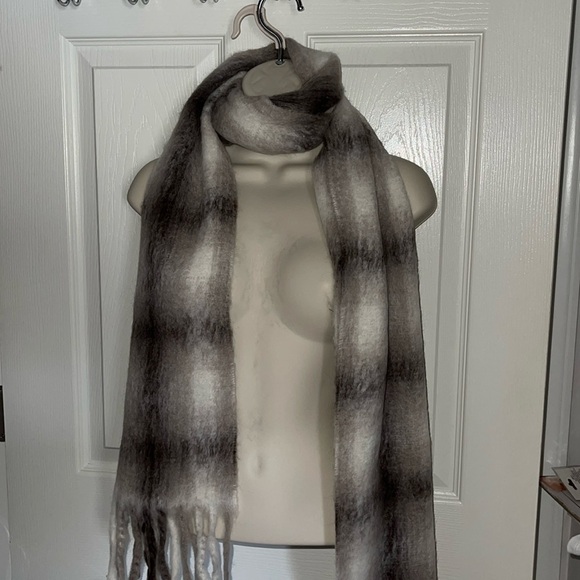 Ralph Lauren Accessories - Ralph Lauren Scarf